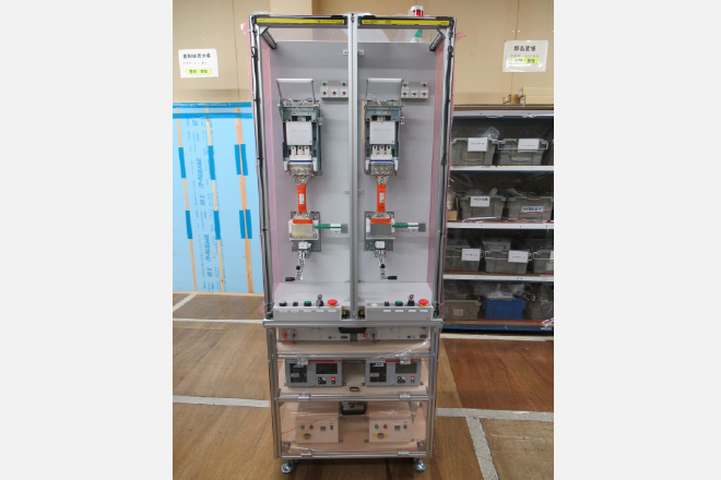 耐電圧試験機